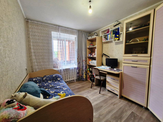 Продам многокомнатную квартиру, Шаронова ул, 5Б, Ишим г