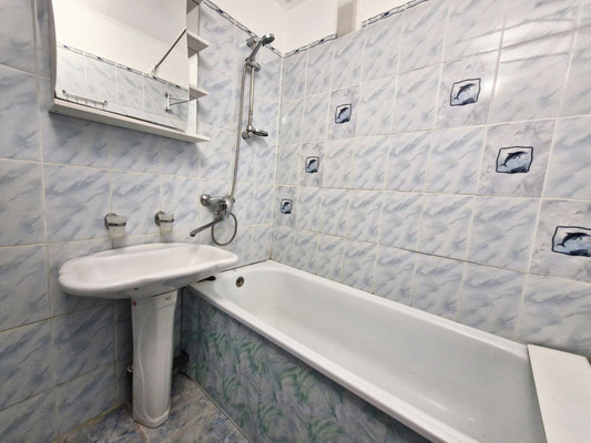 Продам многокомнатную квартиру, Шаронова ул, 5Б, Ишим г