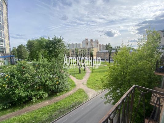 Продам двухкомнатную (2-комн.) квартиру, Обуховской Обороны пр-кт, 108к2, Санкт-Петербург г