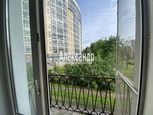 Продам двухкомнатную (2-комн.) квартиру, Обуховской Обороны пр-кт, 108к2, Санкт-Петербург г
