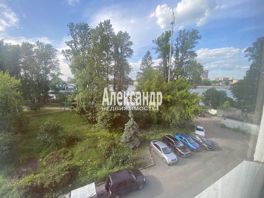 Продам двухкомнатную (2-комн.) квартиру, Обуховской Обороны пр-кт, 108к2, Санкт-Петербург г