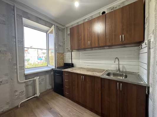 Продам однокомнатную (1-комн.) квартиру, Луначарского ул, 118, Белореченск г