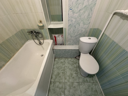 Продам однокомнатную (1-комн.) квартиру, Луначарского ул, 118, Белореченск г