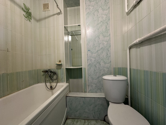 Продам однокомнатную (1-комн.) квартиру, Луначарского ул, 118, Белореченск г