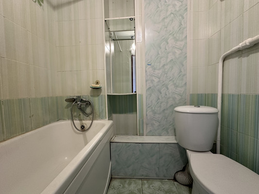 Продам однокомнатную (1-комн.) квартиру, Луначарского ул, 118, Белореченск г