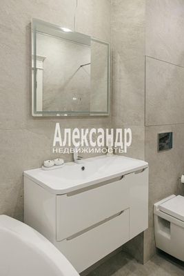 Продам трехкомнатную (3-комн.) квартиру, Парфёновская ул, 17, Санкт-Петербург г