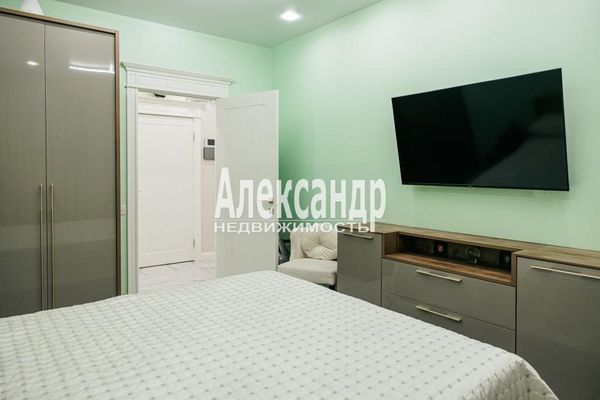 Продам трехкомнатную (3-комн.) квартиру, Парфёновская ул, 17, Санкт-Петербург г
