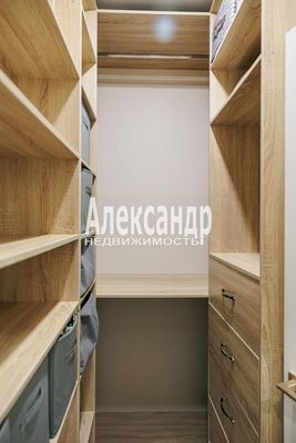 Продам трехкомнатную (3-комн.) квартиру, Парфёновская ул, 17, Санкт-Петербург г