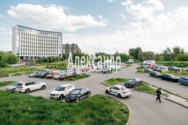 Продам трехкомнатную (3-комн.) квартиру, Парфёновская ул, 17, Санкт-Петербург г