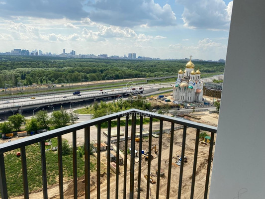 Продам трехкомнатную (3-комн.) квартиру, Берёзовая аллея, 19к4, Москва г