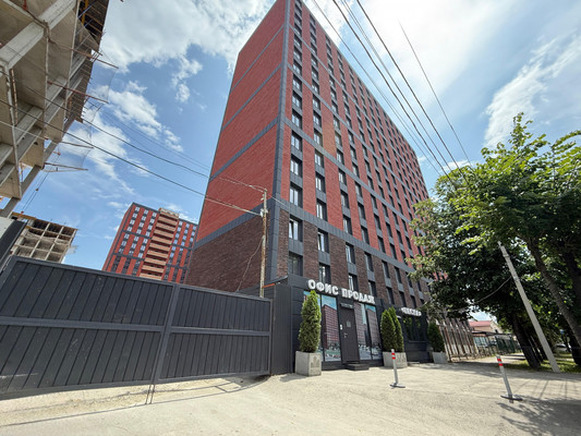 Продам двухкомнатную (2-комн.) квартиру, Байсултанова ул, 28, Нальчик г
