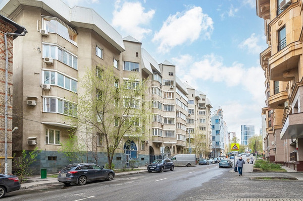 Продам многокомнатную квартиру, Наставнический пер, 6, Москва г
