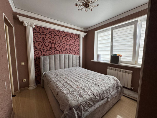 Продам трехкомнатную (3-комн.) квартиру, Калмыкова ул, 235а, Нальчик г