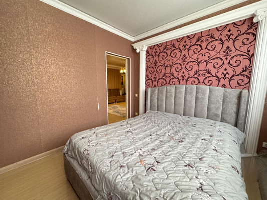 Продам трехкомнатную (3-комн.) квартиру, Калмыкова ул, 235а, Нальчик г
