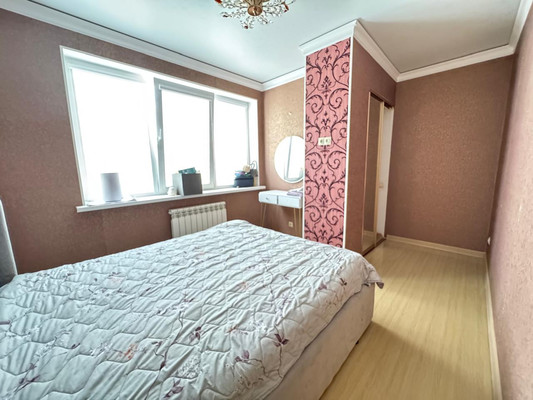 Продам трехкомнатную (3-комн.) квартиру, Калмыкова ул, 235а, Нальчик г
