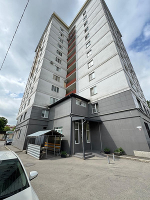 Продам трехкомнатную (3-комн.) квартиру, Калмыкова ул, 235а, Нальчик г