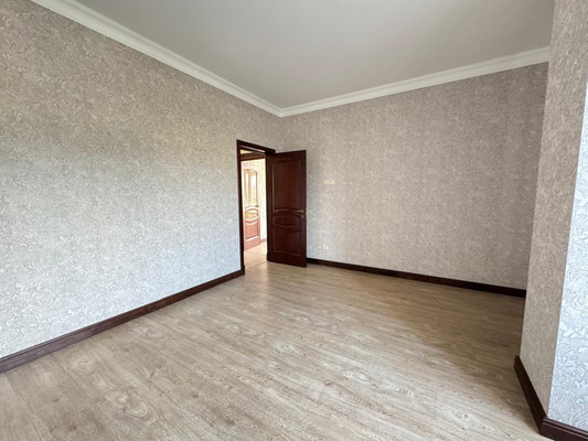 Продам трехкомнатную (3-комн.) квартиру, Тлостанова ул, 28, Нальчик г