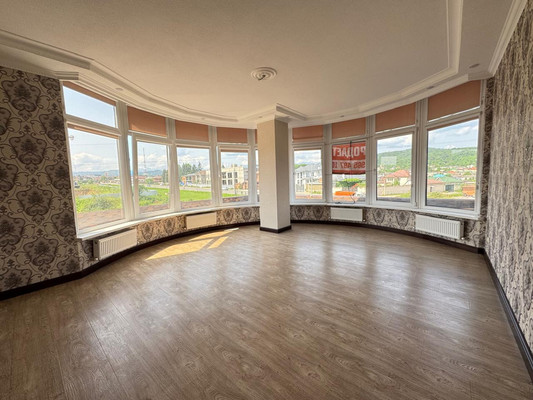 Продам трехкомнатную (3-комн.) квартиру, Тлостанова ул, 28, Нальчик г