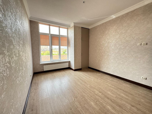 Продам трехкомнатную (3-комн.) квартиру, Тлостанова ул, 28, Нальчик г