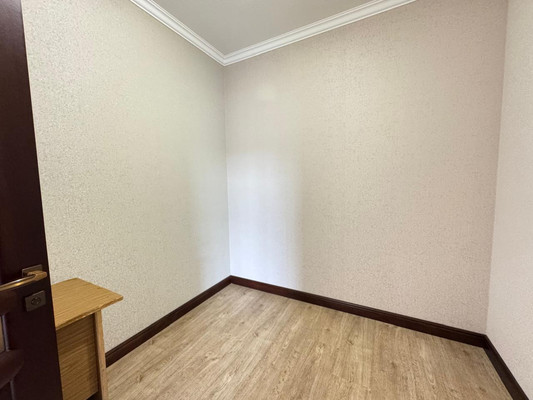 Продам трехкомнатную (3-комн.) квартиру, Тлостанова ул, 28, Нальчик г