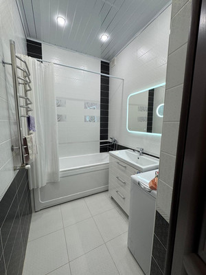 Продам трехкомнатную (3-комн.) квартиру, Тлостанова ул, 28, Нальчик г