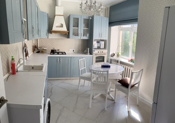Продам трехкомнатную (3-комн.) квартиру, Новозаводская ул, 2к8, Москва г