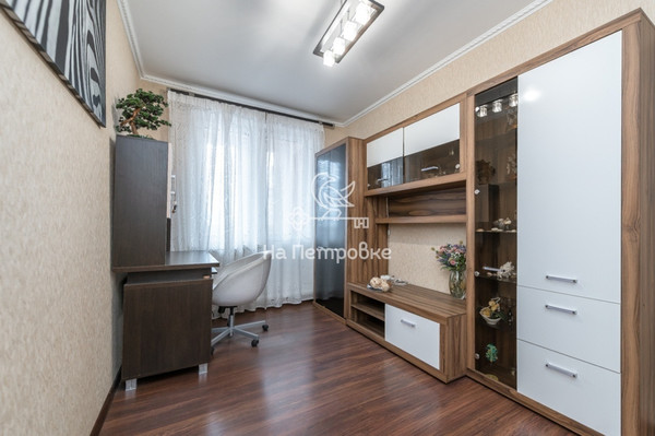 Продам трехкомнатную (3-комн.) квартиру, Белозерская ул, 9кА, Москва г