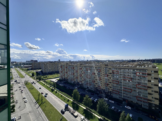 Продам двухкомнатную (2-комн.) квартиру, Воронцовский б-р, 10, Мурино п