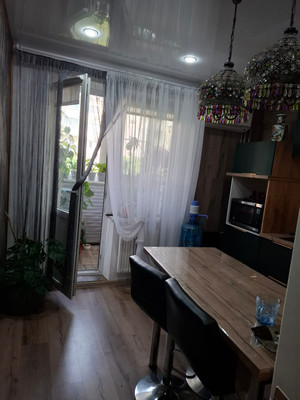 Продам двухкомнатную (2-комн.) квартиру, 3-я Целиноградская ул, 9, Краснодар г