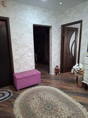 Продам двухкомнатную (2-комн.) квартиру, 3-я Целиноградская ул, 9, Краснодар г