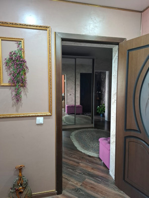 Продам двухкомнатную (2-комн.) квартиру, 3-я Целиноградская ул, 9, Краснодар г
