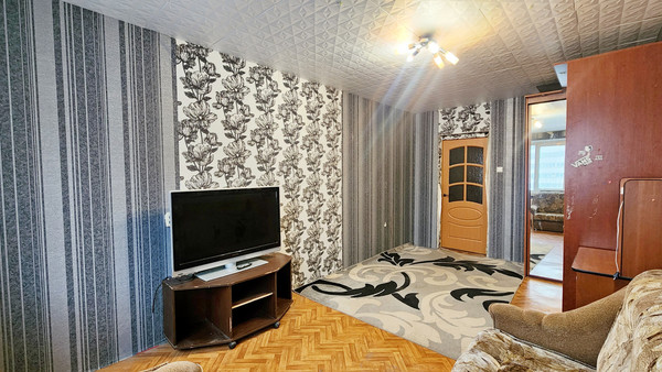 Продам трехкомнатную (3-комн.) квартиру, Жени Егоровой ул, 4к2, Санкт-Петербург г