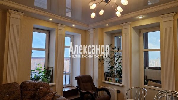 Продам многокомнатную квартиру, Бухарестская ул, 96, Санкт-Петербург г