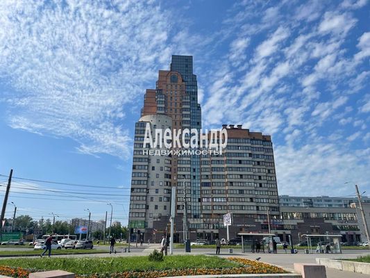 Продам многокомнатную квартиру, Бухарестская ул, 96, Санкт-Петербург г