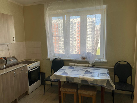 Сдам трехкомнатную (3-комн.) квартиру, Миклухо-Маклая ул, 38, Москва г