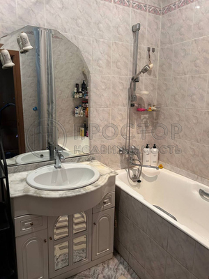 Продам трехкомнатную (3-комн.) квартиру, Сайкина ул, 21, Москва г