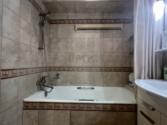 Продам трехкомнатную (3-комн.) квартиру, Братиславская ул, 14, Москва г