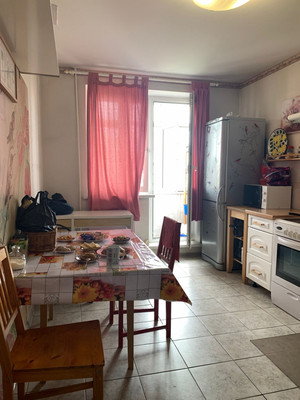 Продам двухкомнатную (2-комн.) квартиру, Адмирала Лазарева ул, 68к2, Москва г