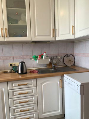 Продам двухкомнатную (2-комн.) квартиру, Адмирала Лазарева ул, 68к2, Москва г