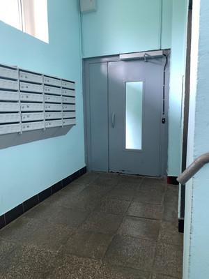 Продам двухкомнатную (2-комн.) квартиру, Адмирала Лазарева ул, 68к2, Москва г