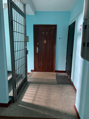 Продам двухкомнатную (2-комн.) квартиру, Адмирала Лазарева ул, 68к2, Москва г