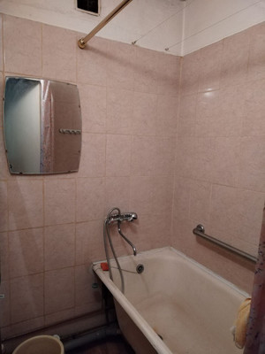 Продам трехкомнатную (3-комн.) квартиру, Волгоградская ул, 82, Иркутск г