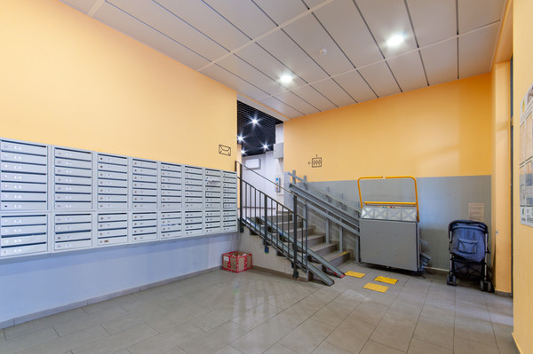 Продам однокомнатную (1-комн.) квартиру, Победы ул, 1к2, Десна д