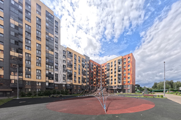 Продам однокомнатную (1-комн.) квартиру, Победы ул, 1к2, Десна д