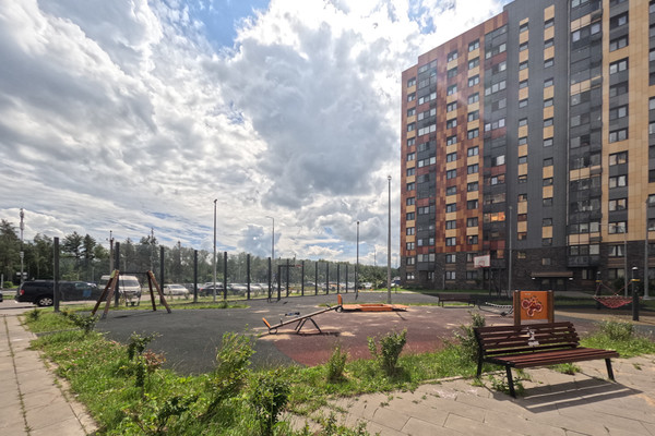 Продам однокомнатную (1-комн.) квартиру, Победы ул, 1к2, Десна д