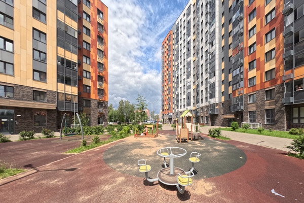 Продам однокомнатную (1-комн.) квартиру, Победы ул, 1к2, Десна д