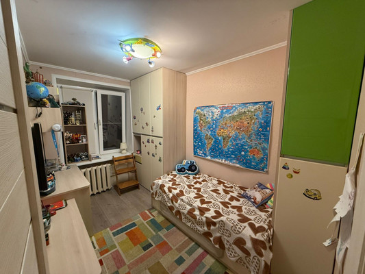 Продам двухкомнатную (2-комн.) квартиру, Просторная ул, 10к1, Москва г