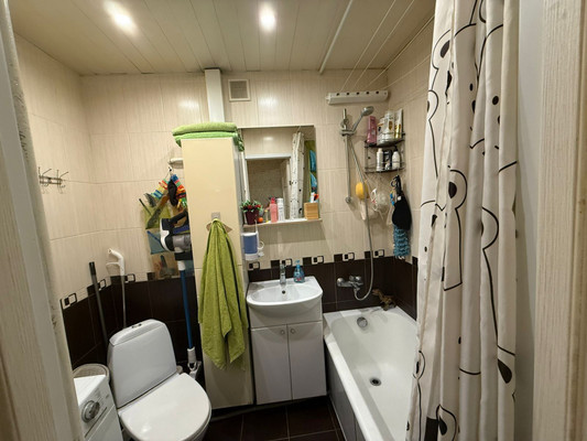 Продам двухкомнатную (2-комн.) квартиру, Просторная ул, 10к1, Москва г