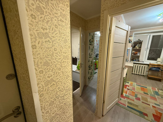 Продам двухкомнатную (2-комн.) квартиру, Просторная ул, 10к1, Москва г