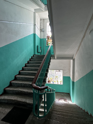 Продам трехкомнатную (3-комн.) квартиру, Мейпариани ул, 32, Сельцо г